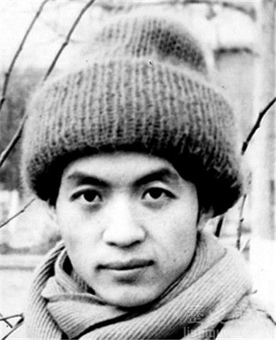 顾城